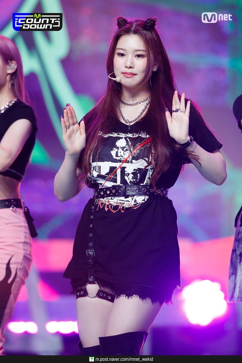 210909 PURPLE KISS - "Zombie" at MCOUNTDOWN documents 28