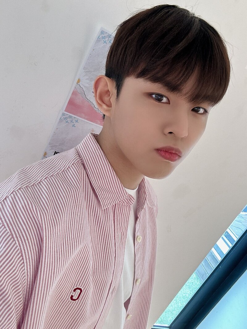230402 TO1 Members Twitter Update - Donggeon documents 2