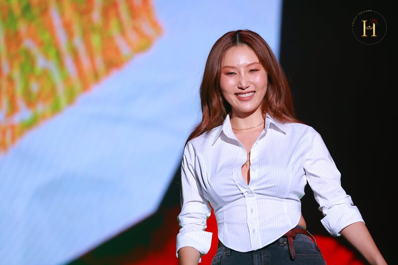 240112 HWASA at 2024 S2CON 'Sharing & Together Concert' in Seoul documents 9