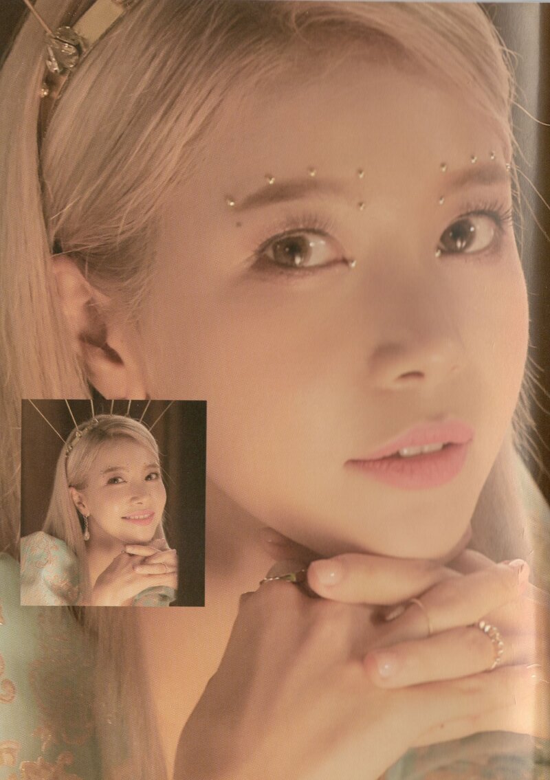 MAMAMOO 2nd Full Album 'reality in BLACK' [SCANS] documents 11