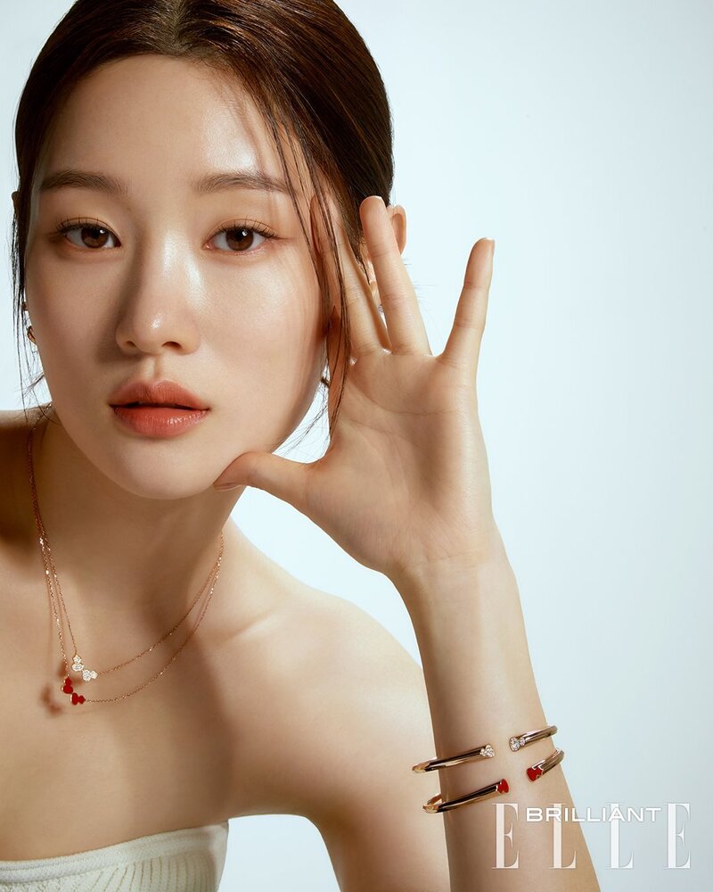 JUNG CHAEYEON for ELLE BRILLIANT x QEELIN Jewellery May Issue 2023 documents 6