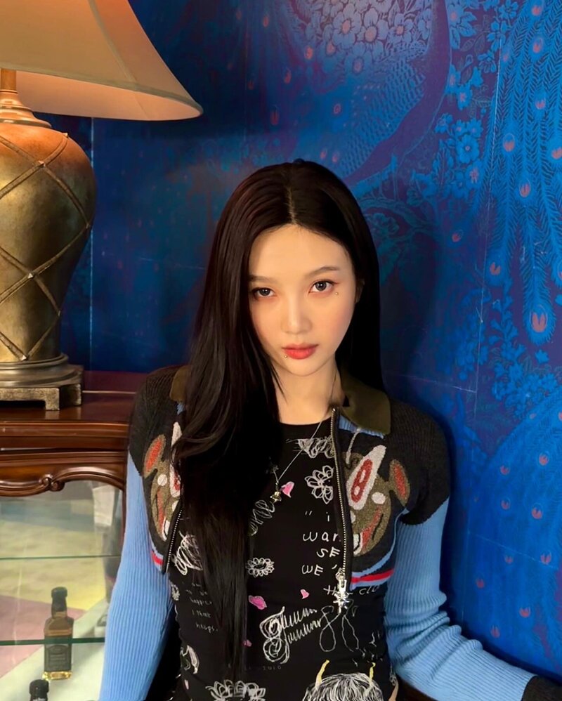 231205 Red Velvet Joy Instagram Update with Wendy documents 4