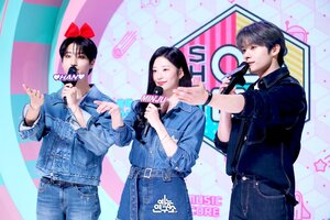 221028 Music Core MCs - Minju, Han & Lee Known