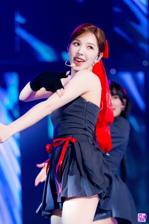 231126 Red Velvet Wendy - 'Chill Kill' at Sbs Inkigayo