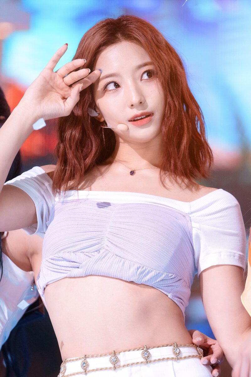 220703 fromis_9 Saerom - 'Stay This Way' at Inkigayo documents 12