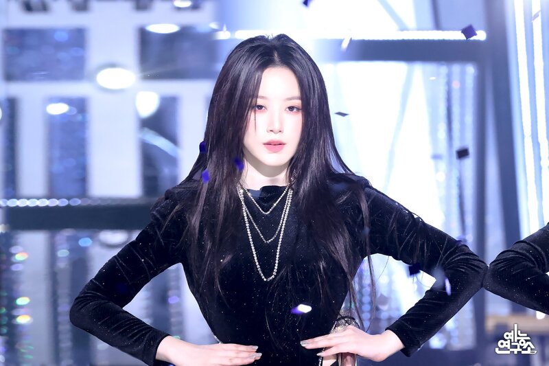 240203 (G)I-DLE Shuhua -  'Super Lady' at Music Core documents 2