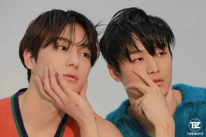 210322 THE BOYZ' Hyunjae & Juyeon for Allure Korea 2021 March Issue Behind the Scenes | Naver Update documents 2