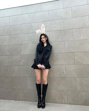 230107 SOOP Instagram Update - Kim Minju