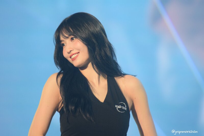 230415 TWICE Momo - ‘READY TO BE’ World Tour in Seoul Day 1 documents 3