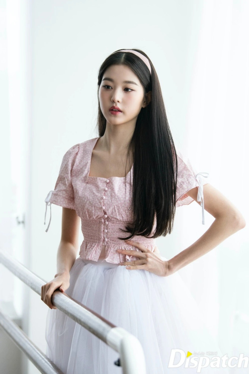 210409 IZ*ONE Wonyoung - Dicon 'Shall we dance?' Photoshoot by Dispatch documents 4