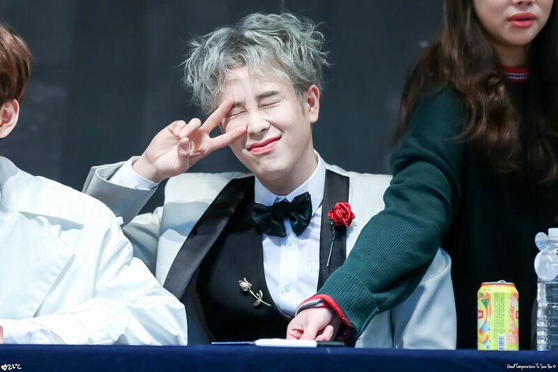 180121 Block B P.O at Re:MONTAGE fansign documents 1
