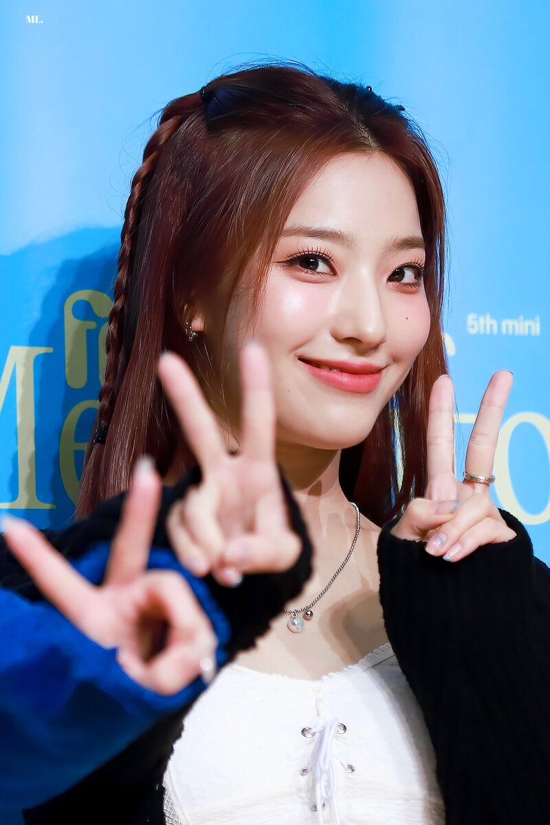 221009 fromis_9 Saerom documents 10