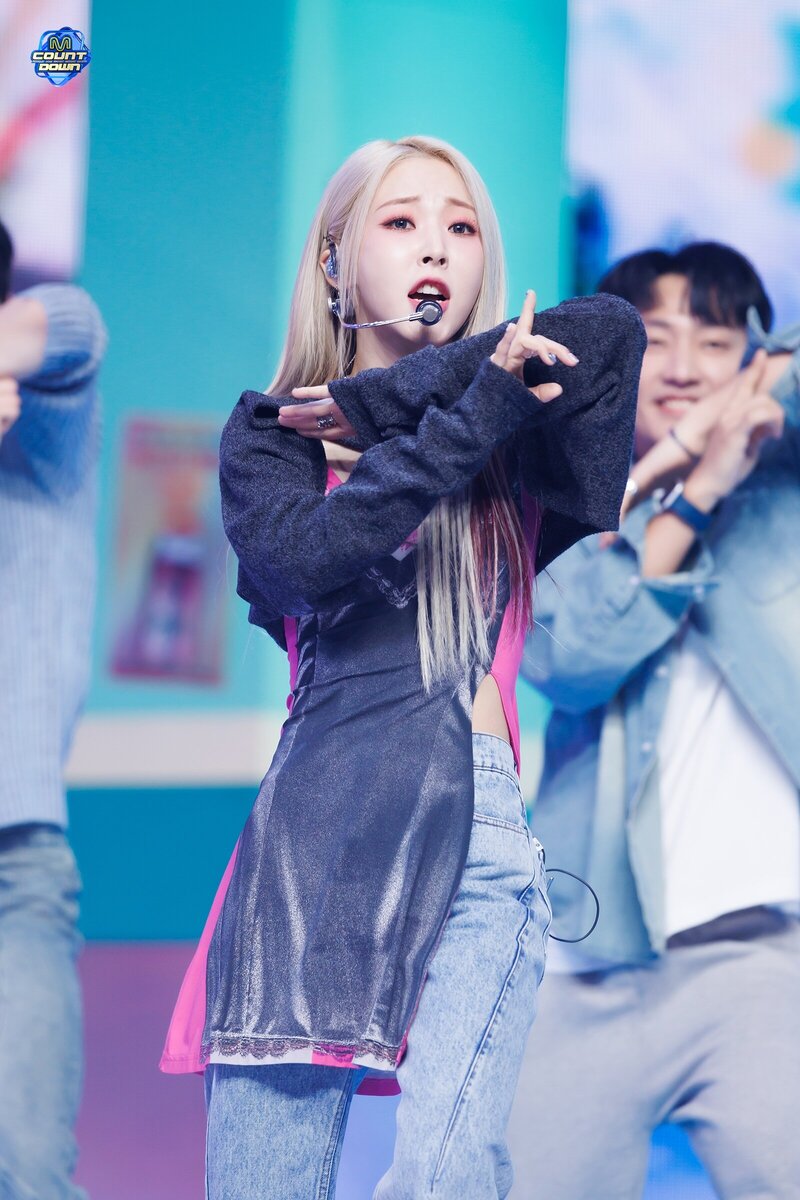 240208 Moon Byul - 'TOUCHIN&MOVIN' at M Countdown documents 9