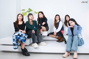 220105 IST Naver Post - Apink - Fanmeeting VCR Behind