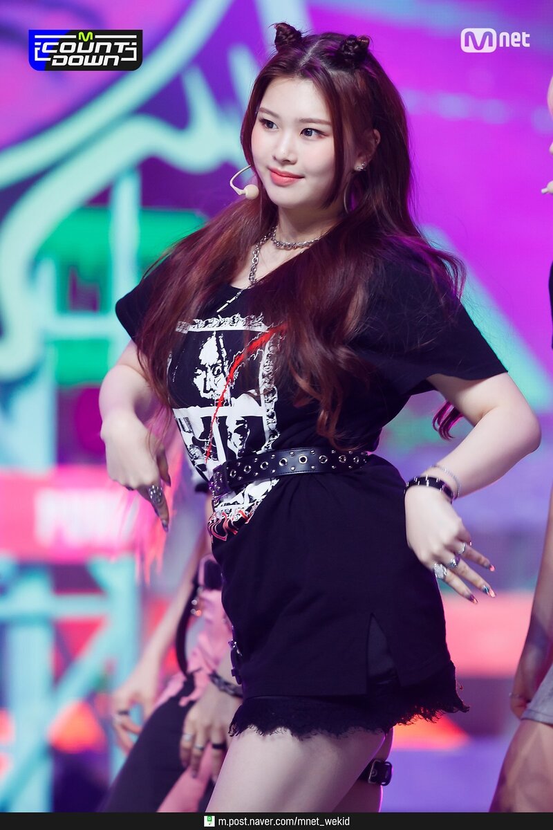 210909 PURPLE KISS - "Zombie" at MCOUNTDOWN documents 29