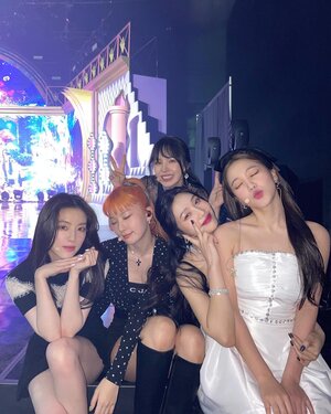 210817 Red Velvet Members SNS Update