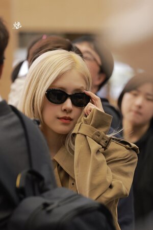 240410 ROSÉ at GMP Airport