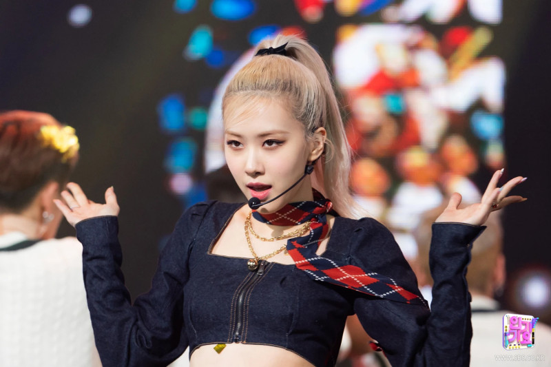 210328 Rosé - 'On The Ground' at Inkigayo documents 1
