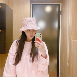 220522 Oh Yeon-seo Instagram Update