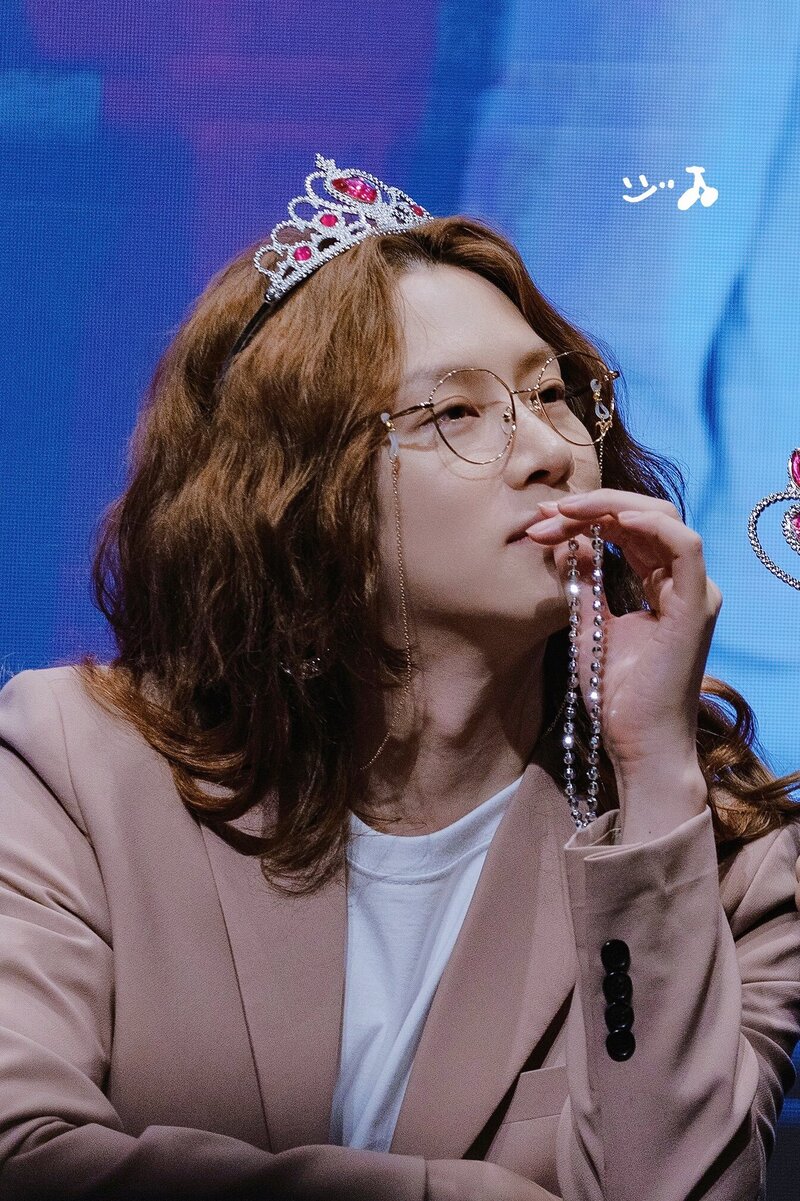 220724 Super Junior Heechul at 'The Road : Keep on Going' Fansign documents 5