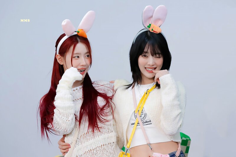 240310 (G)I-DLE Miyeon & Minnie - KTown4U Fansign documents 4