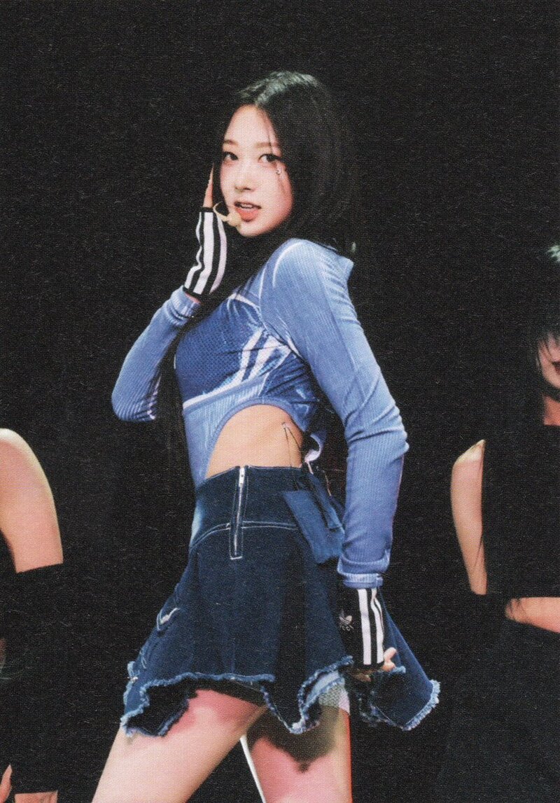 AESPA 1ST CONCERT SYNK: HYPER LINE PHOTOBOOK Giselle (SCANS) documents 10