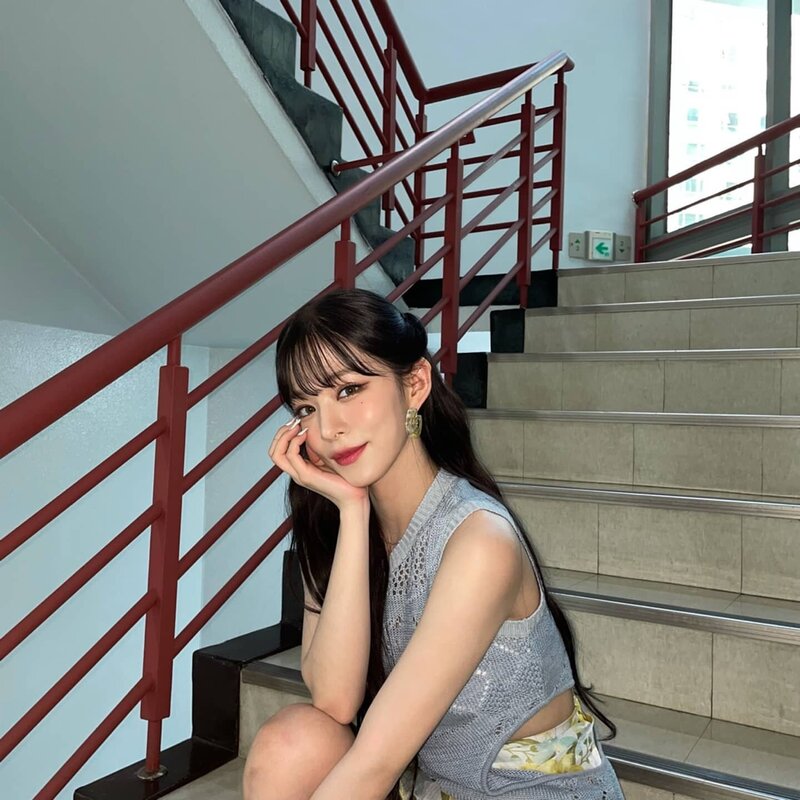 210606 fromis_9 Chaeyoung documents 3