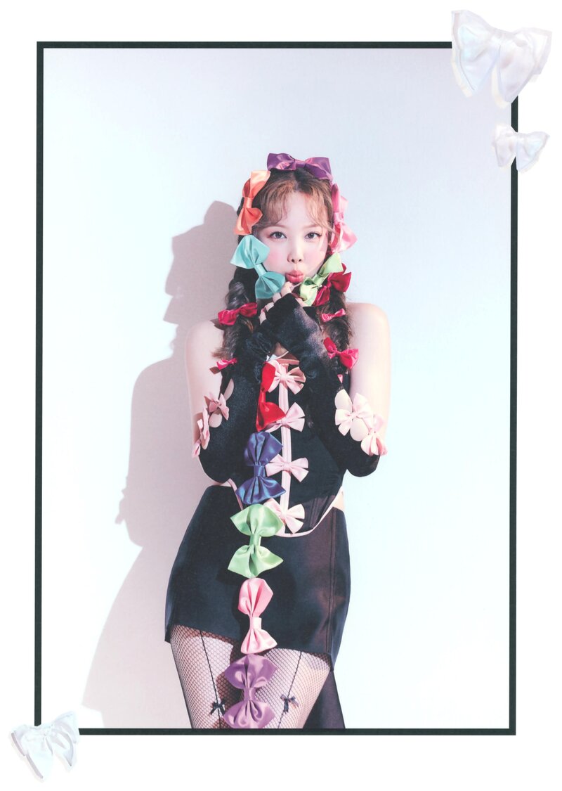 TWICE Nayeon - 1st Mini Album 'IM NAYEON' Photobook Scans documents 6