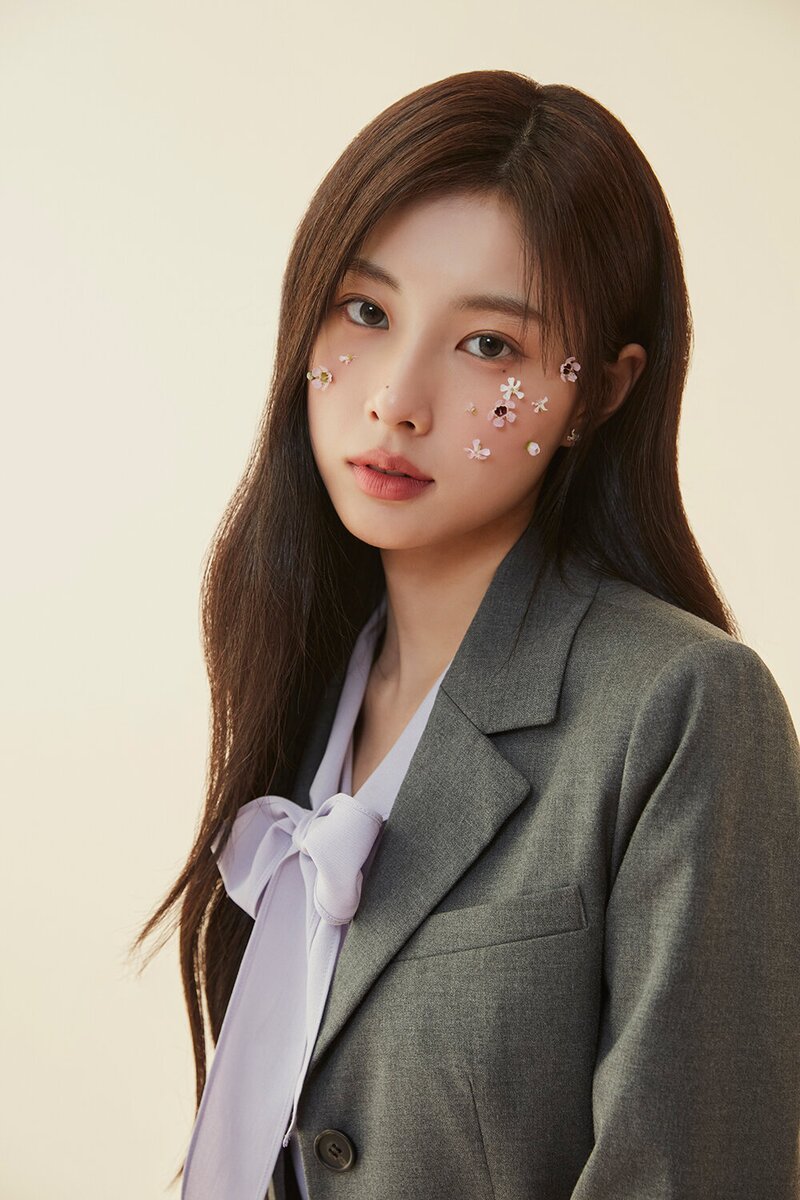 Kang Hyewon for Roem 2023 Fall Collection 'Fill Your Romance' documents 5