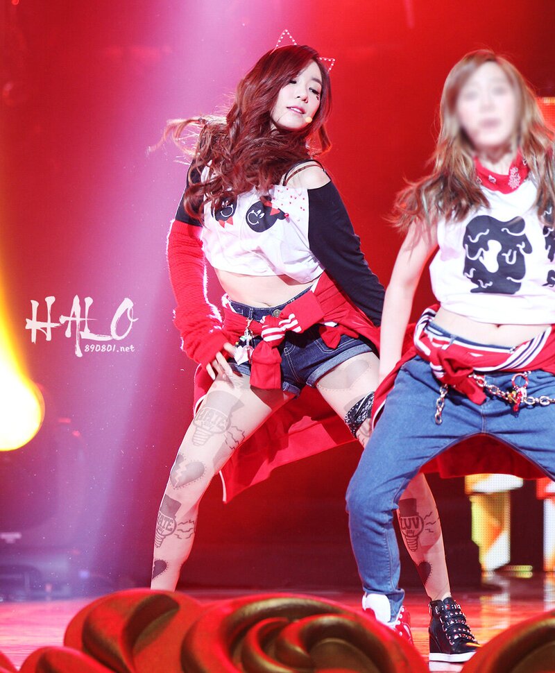 130106 Girls' Generation Tiffany at KBS Hope Concert documents 10