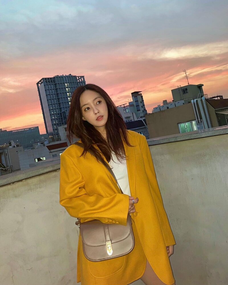 230827 T-ara Hyomin Instagram update documents 2
