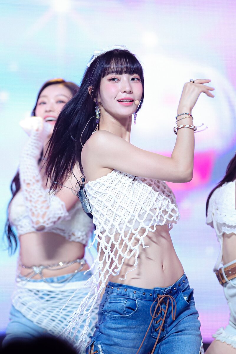 230802 OH MY GIRL Yubin - 'Summer Comes' at Show Champion documents 4