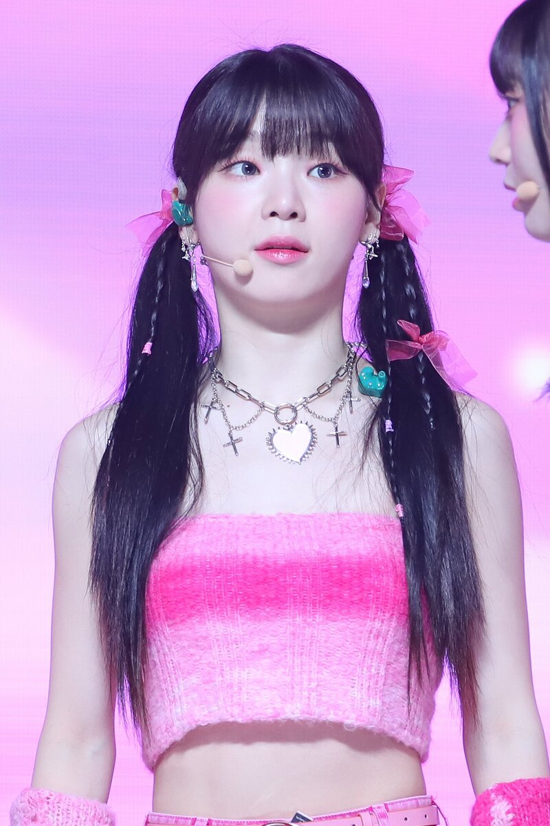 230802 OH MY GIRL Seunghee - 'Celebrate' at Show Champion documents 7