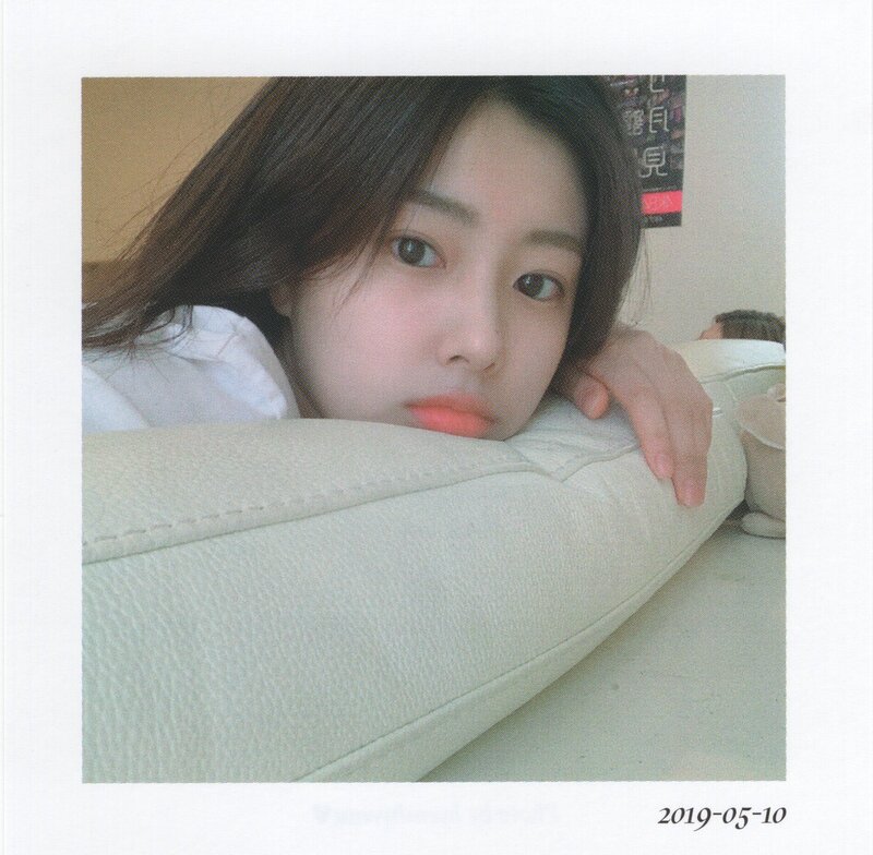 Hyewon 1st Photobook Beauty Cut [Scans] documents 10