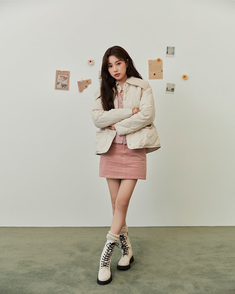 Kang Hyewon for Roem 2023 Pre-Winter Collection 'My Romantic Play' documents 4