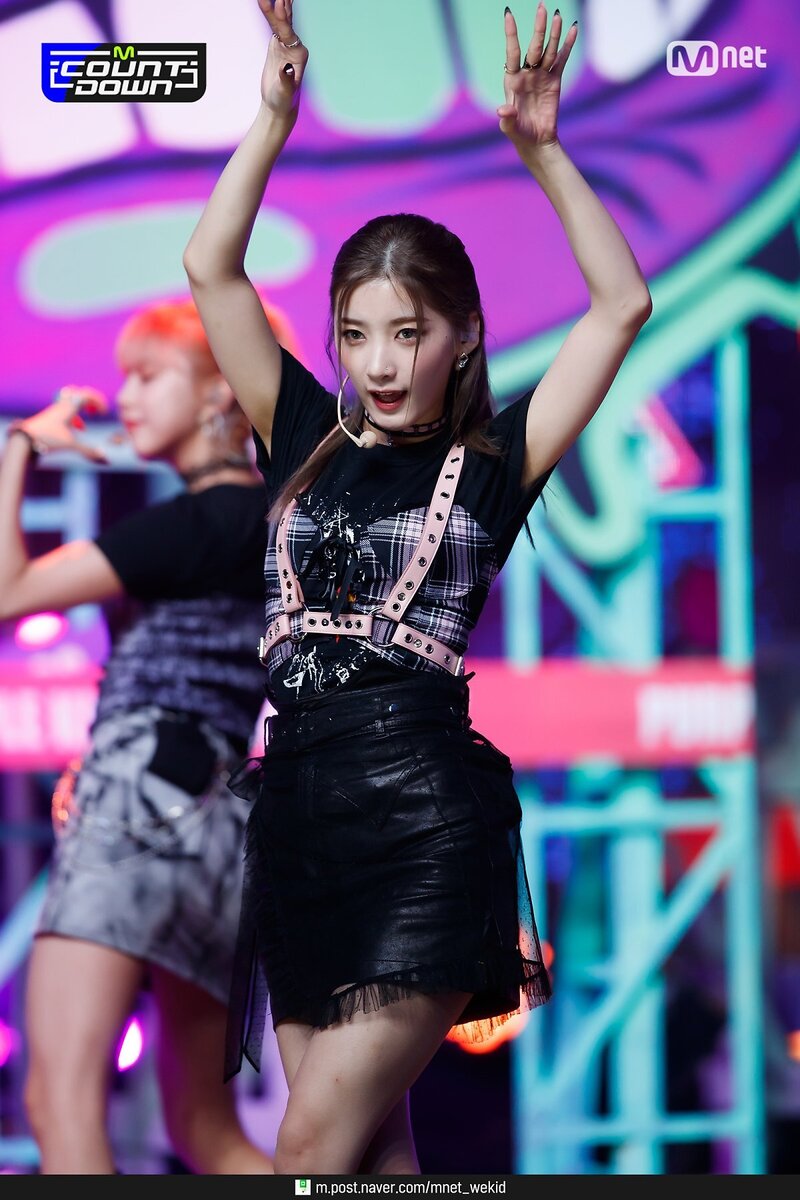 210909 PURPLE KISS - "Zombie" at MCOUNTDOWN documents 1