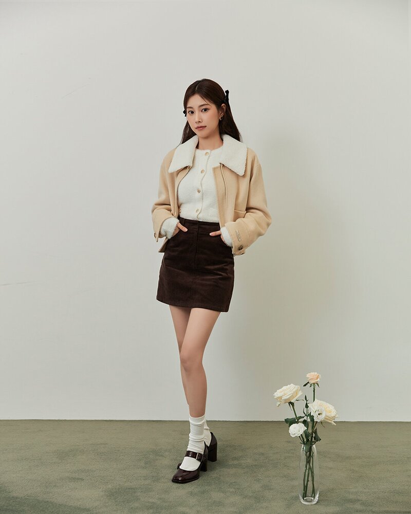 Kang Hyewon for Roem 2023 Pre-Winter Collection 'My Romantic Play' documents 12