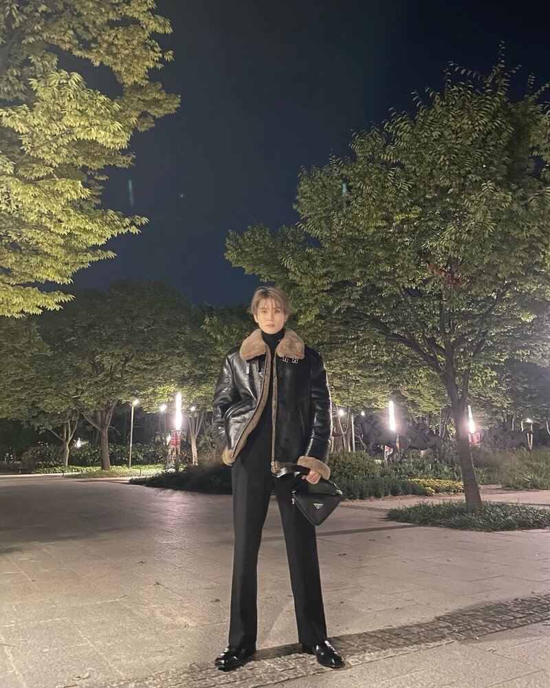 220922 NCT Jaehyun Instagram Update documents 3