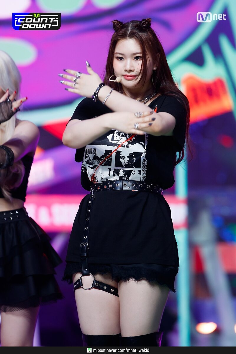 210909 PURPLE KISS - "Zombie" at MCOUNTDOWN documents 6