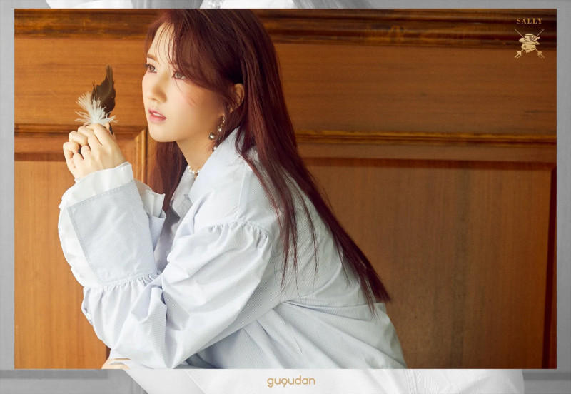 Gugudan_Sally_Act.4_Cait_Sith_promo_photo.png