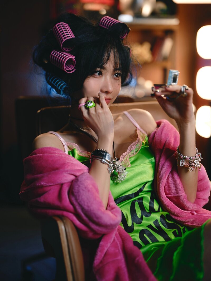 Wang FeiFei - 'Take A Pose' Concept Teasers documents 1