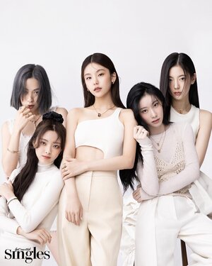 ITZY for Singles Magazine December 2022 Issue
