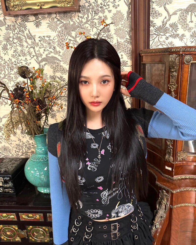 231205 Red Velvet Joy Instagram Update with Wendy documents 8