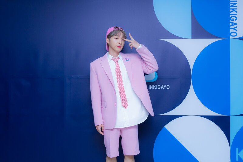 220515 SBS Twitter Update- JEONG SEWOON at INKIGAYO Photowall documents 2