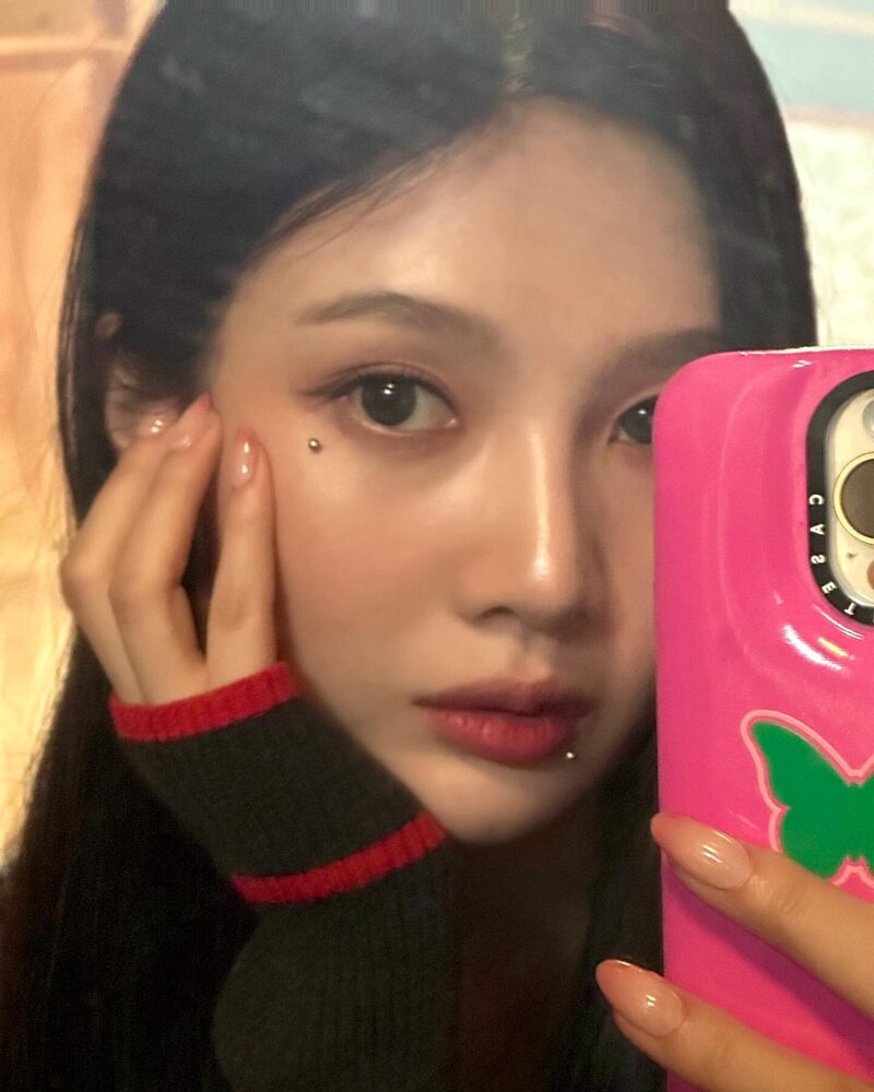 231205 Red Velvet Joy Instagram Update with Wendy documents 15