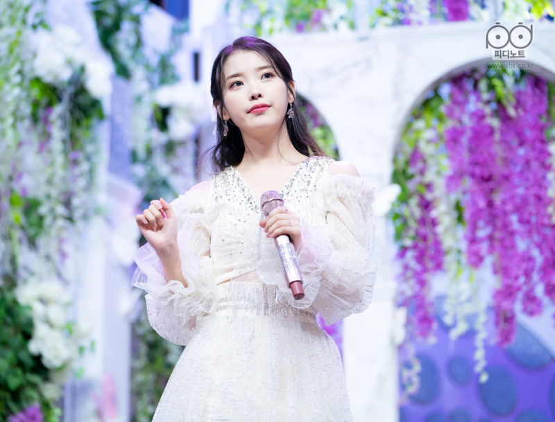 210328 IU - 'Coin' + 'LILAC' at Inkigayo documents 2