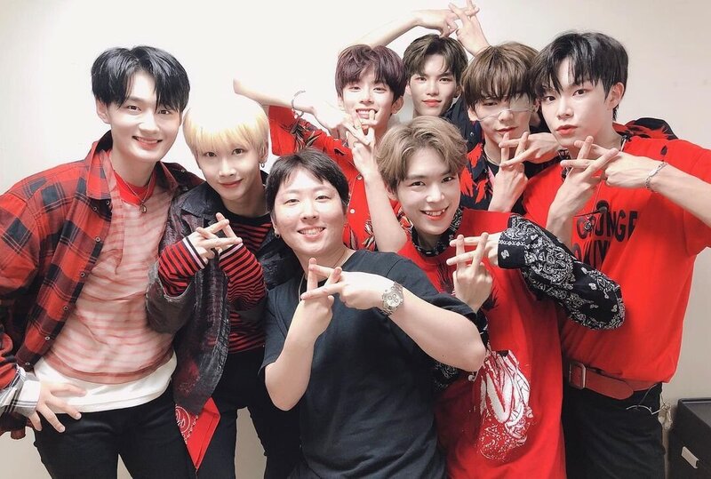 190802 jason_andup Instagram Update with VERIVERY documents 1