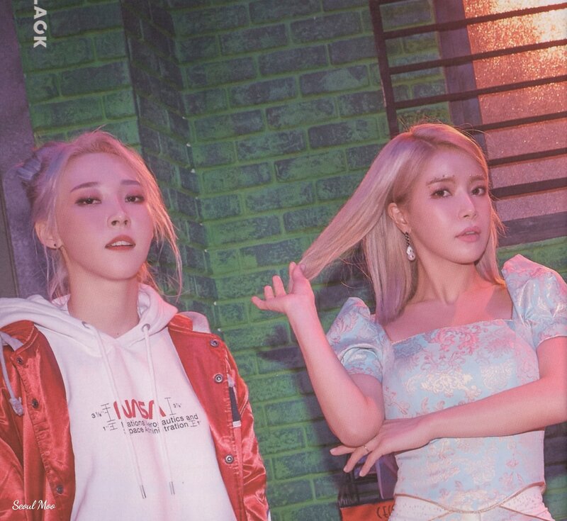 MAMAMOO 2nd Full Album 'reality in BLACK' [SCANS] documents 3