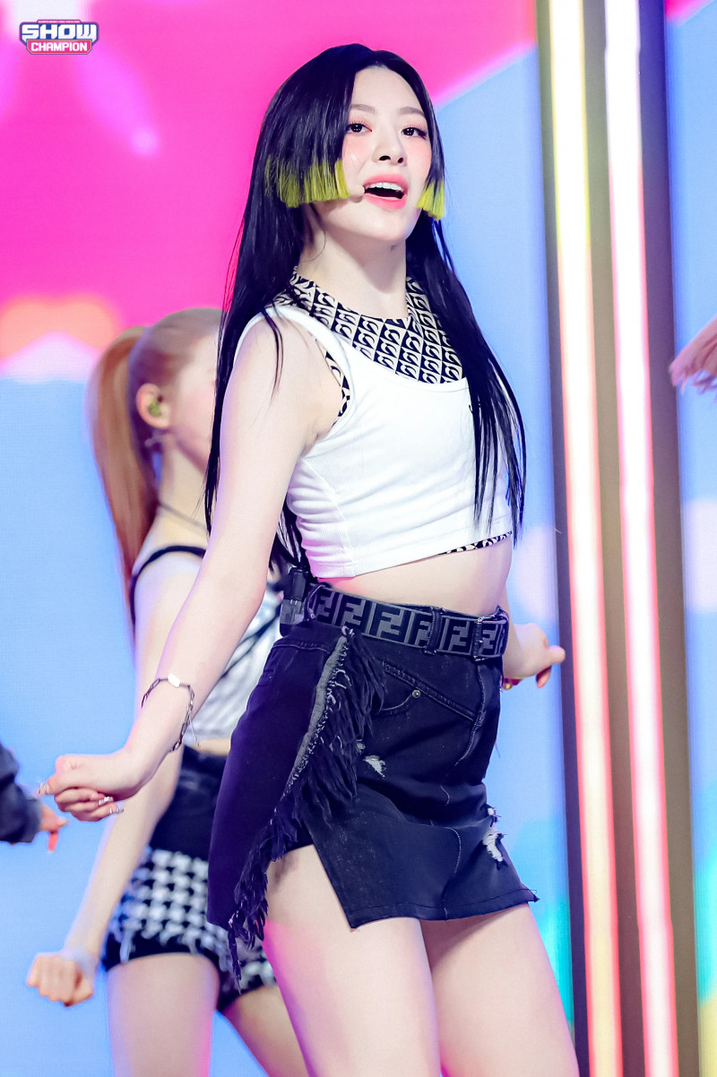 210414 STAYC - 'ASAP' at Show Champion documents 10