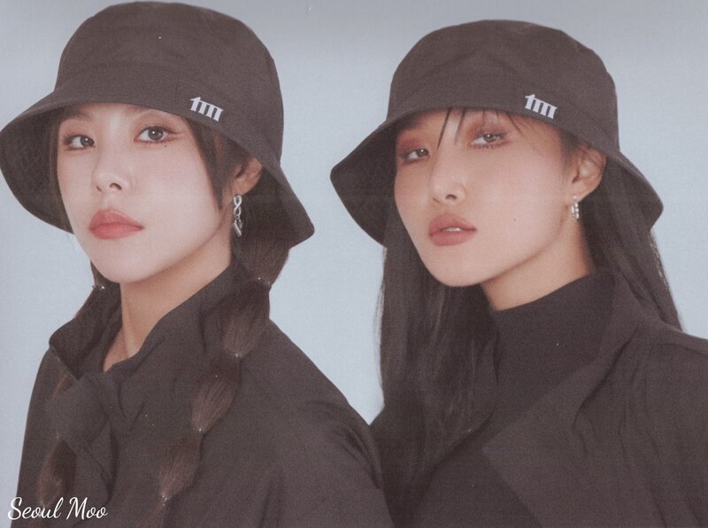 MAMAMOO 'WORLD TOUR [MY CON] - SEOUL' Photo Book [SCANS] documents 4